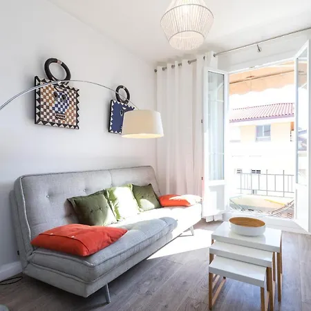 Cosy 1 Bdr Near Garibaldi Square - Top Floor & Ac Niza Exterior foto