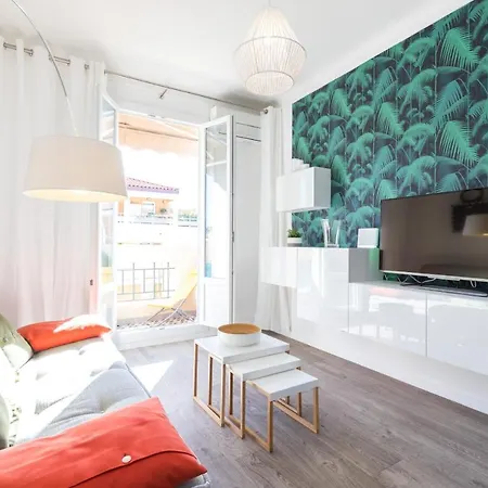 Cosy 1 Bdr Near Garibaldi Square - Top Floor & Ac Niza Exterior foto