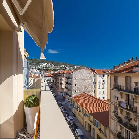 Cosy 1 Bdr Near Garibaldi Square - Top Floor & Ac Niza Exterior foto