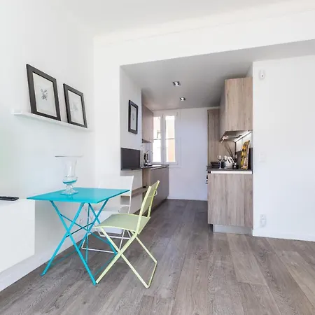 Cosy 1 Bdr Near Garibaldi Square - Top Floor & Ac Niza Exterior foto